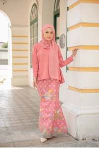 Delisha Kurung Batik in Dusty Pink